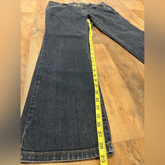 DKNY Women’s Jeans size 8 - Picture 3 of 6